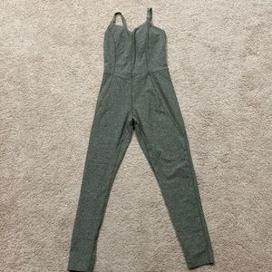 One piece full leg length workout jumper